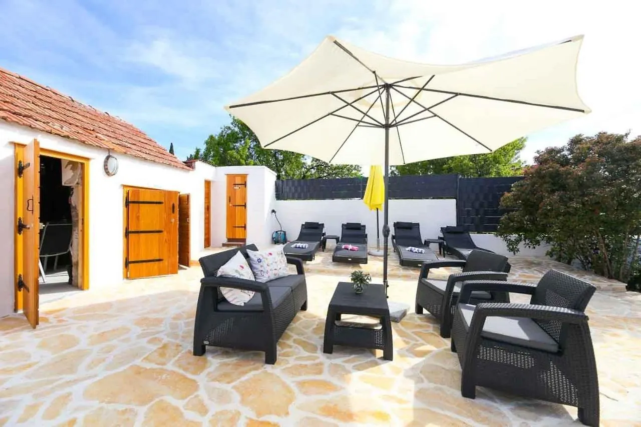 Casa Ambi - Villa With Pool On The Island Ciovo Trogir