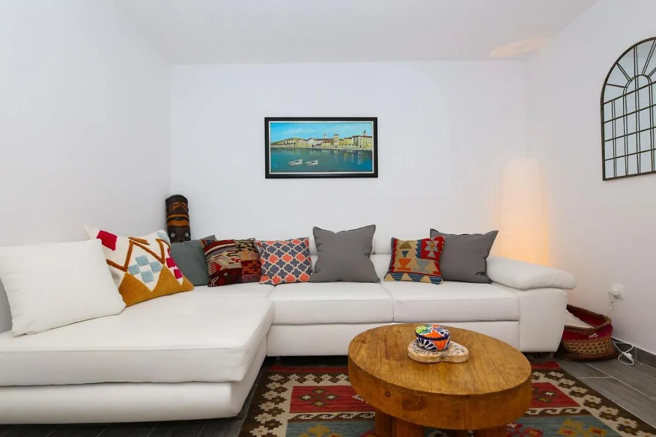 Casa Ambi - Villa With Pool On The Island Ciovo Trogir Croatia