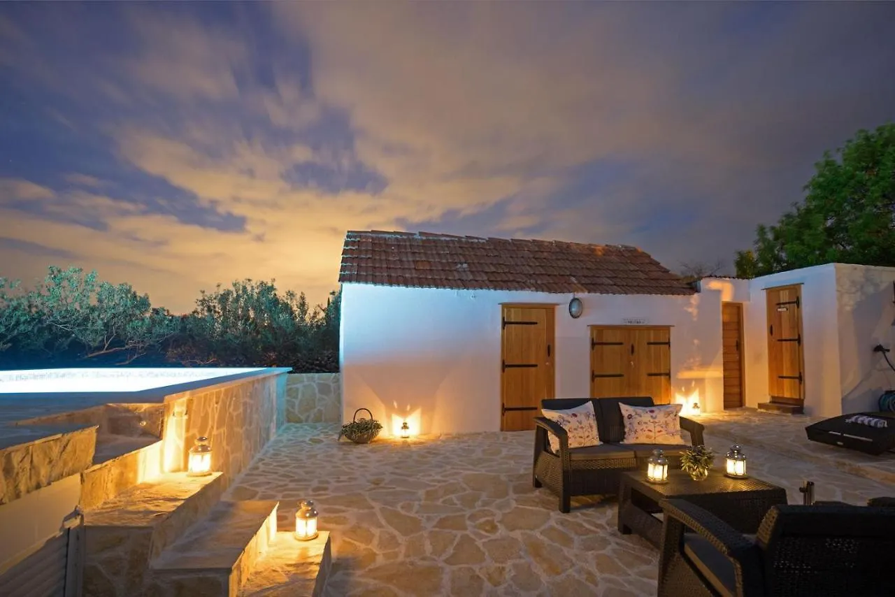Casa Ambi - Villa With Pool On The Island Ciovo Trogir Croatia